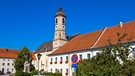 Glockenläuten aus der Klosterkirche Weyarn / Oberbayern. | Bild: picture alliance / imageBROKER | Lenz, G.